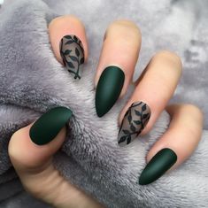 Dark Green Nails, Green Nail Designs, Green Nail, Simple Nail Art Designs, Thanksgiving Nails, Black Nail, Trendy Nail Art, Fall Nail Art