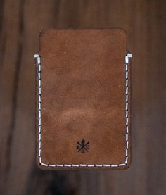 Single Card Wallet Hand-stitched Leather Card Holder For Everyday Use, Hand-stitched Bifold Card Holder For Everyday Use, Simple Wallet, Book Maker, Saddle Stitch, Card Storage, Leather Pieces, Card Wallet, Wallet Case