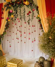 Sagan Decoration Ideas, Sufi Night Decor, Sufi Decor, Ganapati Decorations, Mehendi Decoration, Sufi Night, Rose Backdrop, Maharashtrian Bride, Photography Studio Decor