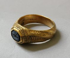 Medieval Rings, Ancient Jewellery, Neue Outfits, Gold Signet Ring, Ancient Jewelry, Signet Rings, British Museum, Antique Rings, Jewelry Inspo