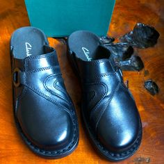 Clarks Black Buttery Soft Leather Slip-On Women’s Shoes Size 7. Nib. Unworn. Natural Wear From Being Handled And Boxed. Look At Pictures For More Detail. Womens Clarks, Shoes Size 7, Clarks Shoes, Leather Slip Ons, Soft Leather, Look At, Slip On, Size 7, Women Shoes