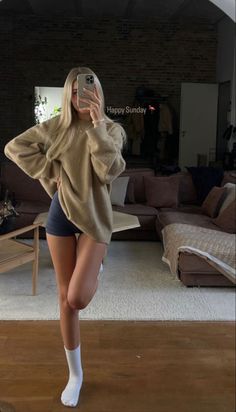 #cleangirl #fit Lili Hamann, Chill Fits, Monica Bellucci, Workout Aesthetic, Body Inspiration, Natalie Portman, Home Outfit, Mode Inspo, Sporty Outfits