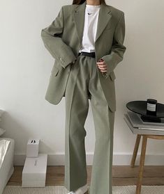 Womens Suit Outfits, 40s Mode, Korean Outfit Street Styles, Neue Outfits, Elegante Casual