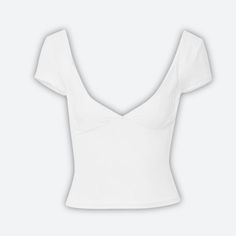 This chic top exudes sophistication with its deep v-neckline and body-hugging design. Perfect for both casual and elevated looks, it's a versatile piece for any wardrobe. Crafted for style and comfort, it's a modern staple for those who love a blend of classic and contemporary. Bodycon design Deep v neck Open back Short sleeve Polyester Retro Style 90s, Bodycon Design, Jeans Patchwork, Crop Pullover, Bodycon Tops, Denim Hoodie, Jogger Pants Casual, Patchwork Jeans, Trendy Summer Outfits