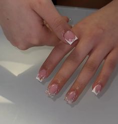 Short Baddie Nail Ideas, Rhinestone French Tip Nails, Rhinestone French Tip, Baddie Nail Ideas, Quinceanera Nails, Red Acrylic Nails