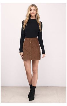 Holiday Outfits Women, Skirt Outfits Fall, Brown Skirt, Aline Skirt, Sportswear Fashion, Miniskirt Outfits