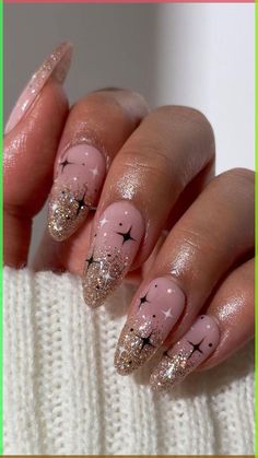 Celebrate 2025 with the CUTEST New Years nails designs! This post is filled with classy New Years nails ideas you can easily recreate. If you are looking for NYE nails ideas, this post has got you covered with beautiful 2025 new year nails! December Nails Classy, New Year Eves Nails, 25th Bday Nails, New Years Nail Designs Almond Shape, Christmas And Nye Nails 2024, New Years Nail Inspiration, Year Round Nail Ideas, New Years Vacation Nails, New Years Nails Gold Glitter