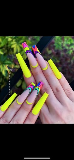 Nails Designs Unique, Beach Nails Art, Beach Nail Art, Yellow Nails Design, Trendy Nail Art Designs, Stylish Nails Designs, Pretty Nail Art Designs, Simple Nail Art Designs