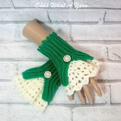 Fun Things To Crochet, Crochet Inspiration Ideas, Crochet Fingerless Gloves Free Pattern, Things To Crochet, Victorian Gloves, Mittens Knitting, Gloves Lace, Smol Bean, Ankle Bracelets Diy