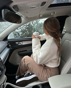 18 Comfy Winter Outfits for Effortless Style - Fame & Frills Comfy Winter Outfits, Comfy Outfits Winter, Comfy Winter, Winter Months, Just Because, Style Ideas, No Frills, Effortless Style, Winter Outfits