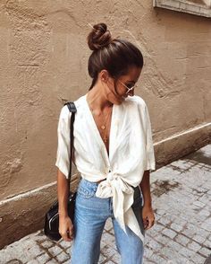 Sabes Cuales Son Los 7 Infaltables Para Esta Temporada? | Cut & Paste – Blog de Moda Minimalistic Closet, Distressed Jeans Outfit, Women In Their 30s, Looks Jeans, Chique Outfits, Solange Knowles, Trendy Summer Outfits, Outfit Trends