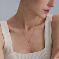 The "Floral Cross Collection" captures the essence of each birth month through intricately designed crosses adorned with corresponding flowers. January's pendant showcases the Snowdrop—delicate and resilient, symbolizing hope and new beginnings. These blossoms are not only a nod to the purity and renewal associated with Christ's birth but also reflect the virtues of rebirth and clarity. Crafted with exquisite detail, each flower on the cross is a celebration of personal growth and spiritual rene January Snowdrop, Flower Necklace Gold, Birth Flower Necklace, Cross Gift, Heart Emoji, Jewelry Knots, Floral Cross, Medallion Necklace, Summer Necklace