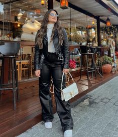 Outfits Bogota, Cinema Outfit, Pick Your Outfit, Peony Aesthetic, Trending Streetwear, Cold Fashion, Street Outfits, Looks Country, Stylish Fall Outfits