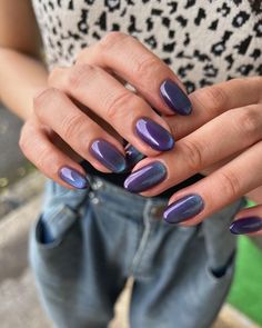 Plum Cat Eye Nails, Purple Glass Nails, Gloomy Nails, Nail Art Cat Eye, College Nails, Eye Nails, Nails Aesthetic, Minimal Nails, Pretty Gel Nails