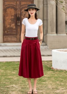 "DETAIL * 50% linen, 50% cotton * Two side pockets * Back Elastic waist * Below knee length * A linen skirt * Plus size skirt * Perfect for summer, spring * Wash by hand or machine with cold water * The model is 170cm (5′ 7″) tall with a 80cm (31.5\") bust, 66cm (26\") waist. She is wearing a XS in red. * Choose CUSTOM Order if you Can't find your size in our size Chart Chang the Length Your Height is not Between 5'1\" - 5\"9\" Your weight is not Between 47 kg - 75 kg SIZE GUIDE Size vary betwee Maxi Skirt Work, Long Linen Skirt, Linen Midi Skirt, Spring Skirt, Plus Size Linen, Skirt Linen, Skirt A Line, Plus Size Skirt, Handmade Skirts