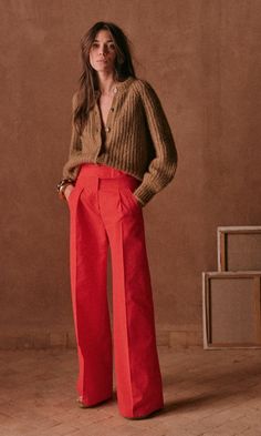 Looks Street Style, Red Pants, Looks Chic, 가을 패션, Looks Style, Mode Inspiration, Work Attire, Work Fashion, Parisian Style