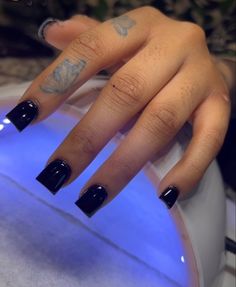 Small Nails Ideas Black, All Black Short Acrylic Nails, Short Black Nails Black Women, Black Short Set Nails, Mini Length Nails, Plan Short Nails, Very Square Nails, Short Simple Nails Acrylic Square, One Color Acrylic Nails Square