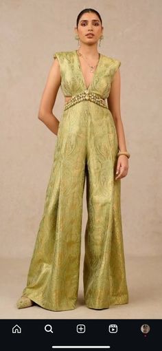 Party Wear Jumpsuit, Brocade Jumpsuit, Indian Jumpsuit, Jumpsuit Outfit Wedding, Mehandi Outfits, Banarasi Brocade, Trendy Outfits Indian, Mehendi Outfits, Lehenga Designs Simple