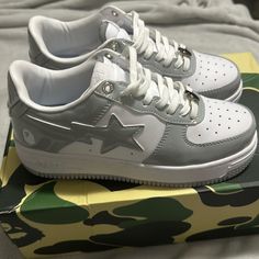 No Flaws Size 5.5 In Woman’s Only Worn Twice! Gray Bapesta Shoes, Cute Shoe Storage, Shoes With Outfits, Creative Shoe Storage, Shoes To Wear With Dresses, Shoes Bape, Shoe Storage Hacks, Bapesta Shoes