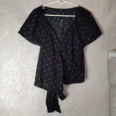 The Top Is Brand New. Size: Xl Material: Cotton Length: Approx 25.5" Color: Black Black V-neck Top For Daywear, Cropped Button Up Shirt, Sleeveless Tops Summer, Madewell Top, Dressy Blouse, Popover Shirt, Gingham Tops, Madewell Sweater, Bell Sleeve Blouse