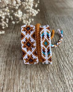 bracelet handmade jewelry royal explore caramel floss knott aesthetic tyingtips macrame fenechki wovenbracelet Western Bracelet Patterns, Friendship Bracelets Embroidery Floss, Western Friendship Bracelet, Diy Bracelets Video, Geometric Rainbow, Western Bracelets