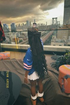 Ig/tiktok @naomi.mika Black Hair Quick Weave, Y2k Photoshoot, Street Style Outfits Casual, Fall Hairstyles, Teen Swag Outfits, Cute Comfy Outfits, Streetwear Fashion Women, Cute Poses For Pictures, Simple Trendy Outfits