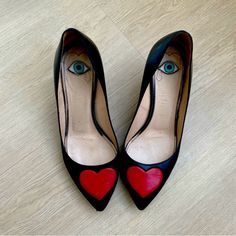 Gucci Shoes Retouched By A Talented Shoemaker! He Added A Fresh Sole And Smoothed Them Out Perfectly. They’re Looking Brand New And Ready For A New Home! Comes With Gucci Box. Made In Italy !! Heart Heels, Gucci Box, Heels Pumps, Gucci Black, Gucci Shoes, Pumps Heels, Shoes Women Heels, New Home, Shoes Heels