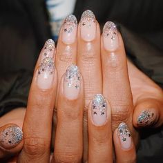 Taylor Swift Nails, Diamond Nail Designs, Glitter Gradient Nails, Snowflake Nail Design, Ombre Manicure, Ombre Nails Glitter, Ombre Nail Designs, Nail Art Ombre