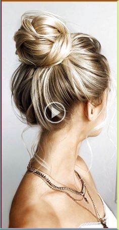 messy bun | messy bun inspiration | hair how to | heatless curls | curly hair | trendy hairstyles | trendy hairstyles 2023 | heatless curls | no heat hairstyles | hair care | aesthetic hairstyles | no heat hair inspiration | greasy hair hairstyles | ponytail hair inspiration | hair volume hack Hairstyle For Prom, Elegant Hairstyle, Hairstyles For Medium Length Hair Easy, Up Dos For Medium Hair, Updos For Medium Length Hair, Cute Hairstyles For Medium Hair, Summer Hairstyles For Medium Hair, Updo Hairstyles