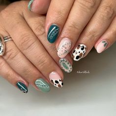 western nails for a country concert tomorrow!!🎵🤍 and yes I’ll be tagging along of course 🤠 any guesses who?!? . Hint: 🕔🏝️🍻 #vernalnails #handpaintednailart #nailsbyme #nailtechlife #nailfie #newnails #filesbyless #luxagang #madamglam #mynails #nailday #nailtechbff #utahnailtech #nailinspiration #mylifeasanailtech #desertdollnails #vernail #freehandnailartist #uintahbasin #utahnailcommunity #vernalutah #naturalnailspecialist #nailinspo #countrynails #westernnails Zach Bryan Concert Nails, Cowboy Christmas Nails, Western Christmas Nails, Nfr Nails, Rodeo Nails, Vernal Utah, Concert Nails, Western Nails, Country Nails