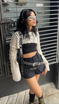 Concert Outfit Ashnikko, Street Style Music Festival Outfit, Japan Street Style Fall, Techno Core Outfit, Mesh Dress Styling, Pit Concert Outfit, Grey Concert Outfit, Ashnikko Outfits Inspired, Concert Outfit 5sos