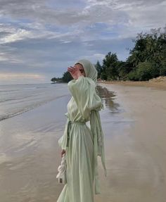 Beach Abaya, Muslim Girl Outfits, Modele Hijab, Muslim Outfits Casual, Modest Summer Outfits, Mode Abaya, Muslim Fashion Hijab, Hijabi Style, Hijabi Outfits Casual