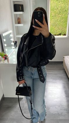 Outfits To Wear With A Leather Jacket, Zara Style Outfits, Zara Jacket Outfit, Black Leather Jacket Outfits, Zara Drip Outfit, Zara Outfit 2020, Outfit Zara Drip, Bershka Outfit