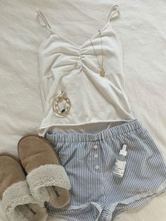 Coastal Summer Aesthetic Outfits, Coastal Summer Outfits Aesthetic, Coastal Style Clothing, Summer Pjs Aesthetic, Coastal Pjs, Costal Outfits Aesthetic, Costal Outfit Ideas, Beach Vacation Outfit Inspiration, Costal Summer Fits