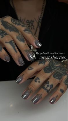 Nail Ideas On Real Nails, Short Edgy Nails, Short New Years Nails, Shorties Nails, Hard Nails, Drip Nails, Edgy Nails, Minimal Nails, Work Nails