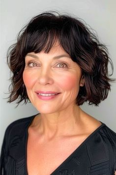 Wavy French Bob Haircut for Women Over 50. Wavy French Bob, Haircut Ideas Brown Hair, Bobbed Hairstyles With Fringe, Messy Bob, Trendy Bob Hairstyles, Messy Bob Hairstyles, Haircuts For Medium Length Hair, French Bob, Wavy Hairstyles Medium