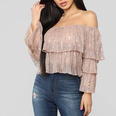 Never Worn! Glamorous Ruffled Tops For Date Night, Rose Gold Fashion, Classy Outfits For Women, Fashion Nova Tops, Ruffle Long Sleeve, Summer Party Dress, Knit Tops, Curve Dresses, Womens Loungewear