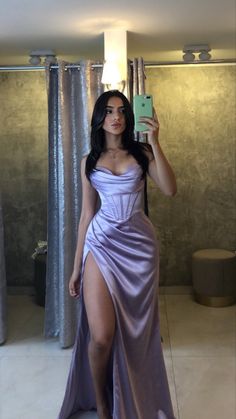 Purple Formal Dress, 21st Birthday Outfit, Classy Prom, Classy Prom Dresses, Floor Length Prom Dresses, Looks Party, Prom Dress Inspiration, Cute Prom Dresses