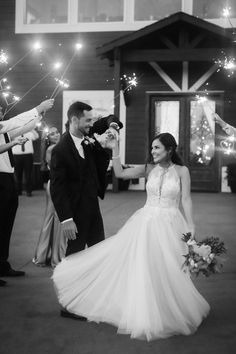 the best wedding send off ideas for a picture - perfect exit