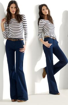 Wide leg jeans are a welcome change for spring Wide Leg Jeans Sweater Outfit, Blue Flare Jeans Outfit Winter, Denim Bell Bottoms Outfits, Chic Trousers, Outdoor Outfits, Flare Jeans Outfit, Shoes Streetwear, Wide Leg Jeans Outfit, Striped Tshirt