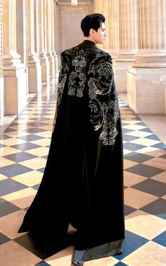 Fantasy Fashion Male, Chinese Men's Clothing, Harry Outfits, Mens Ballroom, Book Dress, Art Outfit, Royal Outfits, Jairzinho