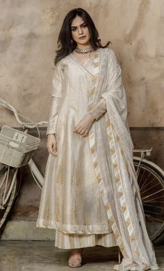 Tissue Dress, Kurti White, Sisters Wedding, Collection Ideas, Indian Designer Suits, Pakistani Dresses Casual, Pakistani Fashion Party Wear, Kurta Neck Design, Salwar Kamiz