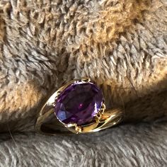 1970s Vintage 10k Solid Gold Amethyst Ring 3.0 Grams Size 6 Vintage Amethyst 10k Gold Ring Large Solid 10k Gold Amethyst Ring Beautiful & Stunning Large Amethyst Stone Set In 10k Solid Yellow Gold, Stunning Ring 1970s Size 6 Weight 3.0 Grams The Large Amethyst Stone Is Approx 3 . 0 Ctw Stamped 10k (Solid Yellow Gold) Makers Marks Resco Stunning Looking Ring Very Eye Catching Vintage Ring New / Beautiful Condition Please Look At All The Photographs As They Are Part Of The Description Thanks For S Antique Amethyst Ring Gold, Raw Amethyst Ring, Amethyst Ring Vintage, Dainty Wedding Ring, Gold Amethyst Ring, Unique Rings Vintage, 10k Gold Ring, Raw Stone Ring, Luxury Diamonds