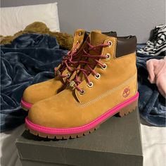 Women’s Timbs With Pink Trim Come With Second Pair Of Laces They Are In Children’s Size 5, I Am A Size 7 In Women’s And They Fit Perfectly With Thick Socks On Brand New Never Worn Burgundy Timberlands Outfit Women, Trendy Timberland Boots With Round Toe, Timberland Slip On Shoes, Women Timberland Boots Outfit, Timberland Clothing, Tims Outfits Woman, Brown Timberland Lace-up Boots For Fall, Casual Pink Timberland Boots, Timbs Outfits Women