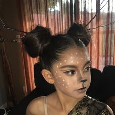 Diy Deer Halloween Costumes For Women, Reindeer Halloween Makeup, Dear Face Paint, Deer Makeup Look, Animal Face Makeup, Cute Deer Makeup, Deer Face Paint, Deer Makeup Halloween, Mondstadt Characters