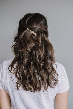 Double Twist, Twist Ponytail, Gold Hair Clips, Clip Hairstyles, Hair Tutorials Easy, Long Wavy Hair, Hair Haircut, Half Up Hair, Gold Hair