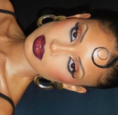 Femme Fatale Makeup Black Woman, Ethereal Fashion Aesthetic, Subtle Christmas Makeup, Kali Uchis Makeup Look, Naomi Campbell Makeup, Vampy Makeup For Black Women, Dark Seducer, Red Makeup Looks For Prom, Vamp Makeup Look