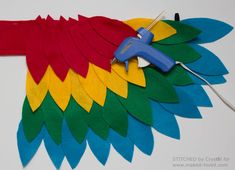 tutorial-9 Feather Template, Lion King Costume, Parrot Costume, Halloween Deserts, Flamingo Costume, Costume Wings, Halloween Sewing, Wings Dress, Bird Costume