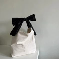 Morning in Paris Bow-Tie Mini Bag - Boogzel Clothing - Aesthetic Accessories Shoulder Bag For School, Bow Purse, Tas Bahu, Estilo Hippie, Bow Bag, Tie Design, Trendy Chic, Canvas Handbags, Bow Design