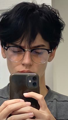 #jessit0 #jessito #jesse #jess #littlejwsse #prettyboy #tiktok #tiktokboy #tiktokstar #altboy #myboy #instagram Black Hair And Glasses, Aesthetic Black Hair, Hair And Glasses, Books I Read, I Watch, Aesthetic Black, Black Hair, Clothing Brand, Mirror